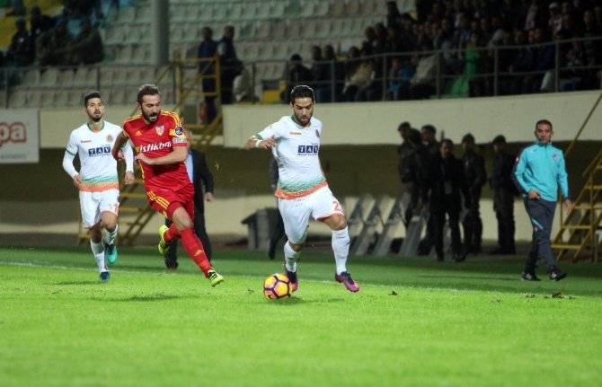 İlk Yarı Golsüz Bitti