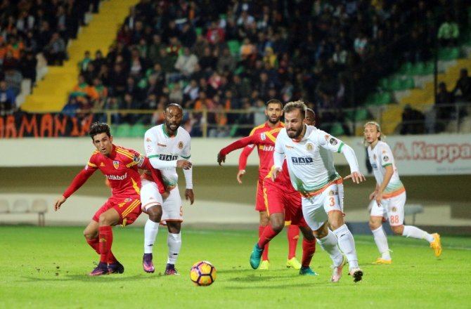 İlk Yarı Golsüz Bitti