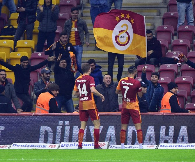 Aslan Timsah’ı Avladı