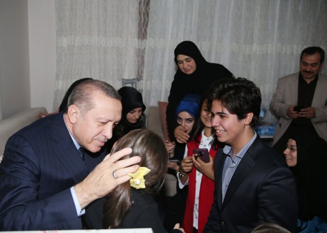 Erdoğan’dan 15 Temmuz Şehidinin Ailesine Ziyaret