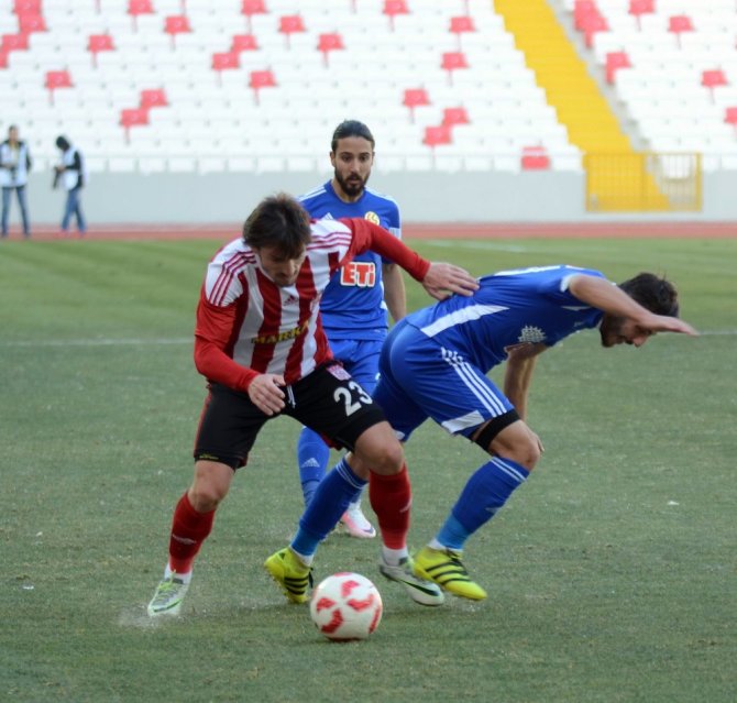 Sivasspor Evinde Es-es’i Devirdi