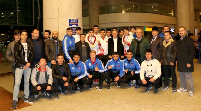 Dünya Şampiyonuna Özel Karşılama