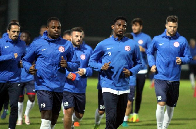 Antalyaspor, Başakşehir Mesaisine Başladı