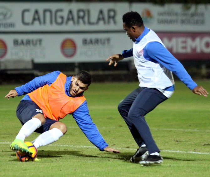 Antalyaspor, Başakşehir Mesaisine Başladı