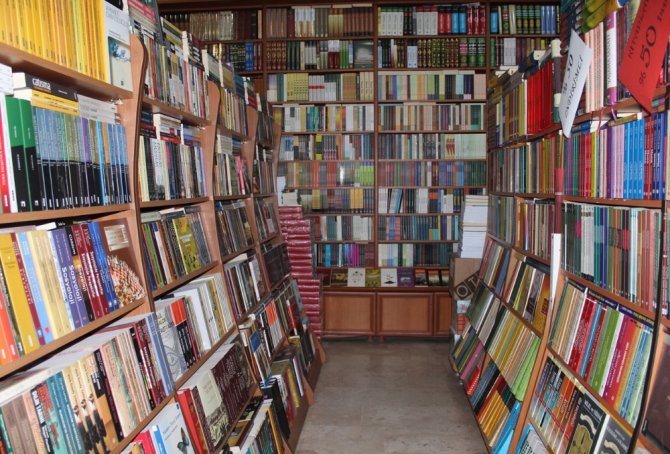 Kitapevleri Teknolojiye Direniyor