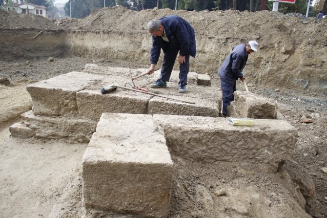Yurt İnşaatı Kazısından Antik Mezar Çıktı