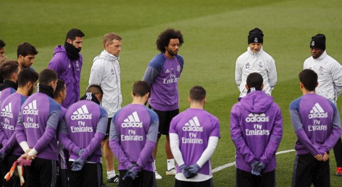 Real Madrid’den ’Chapecoense’ İçin Saygı Duruşu