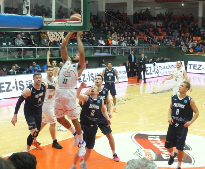 Banvit Evinde Kazandı