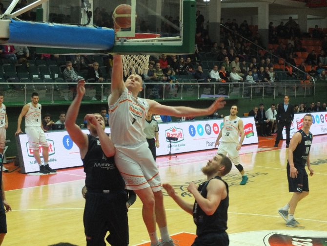 Banvit Evinde Kazandı