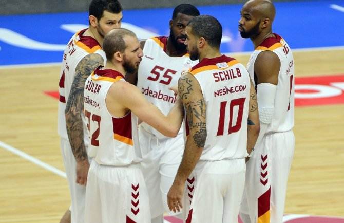 Aslan Zor Deplasmanda