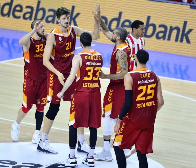 Aslan Zor Deplasmanda