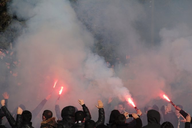 Beşiktaşlı Taraftarlar Kadıköy’e Hazır