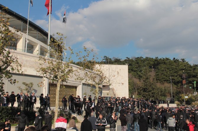 Beşiktaşlı Taraftarlar Kadıköy’e Hazır