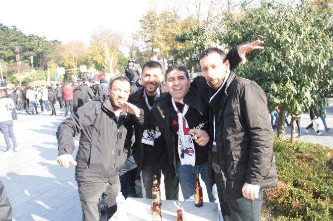 Beşiktaşlı Taraftarlar Kadıköy’e Hazır