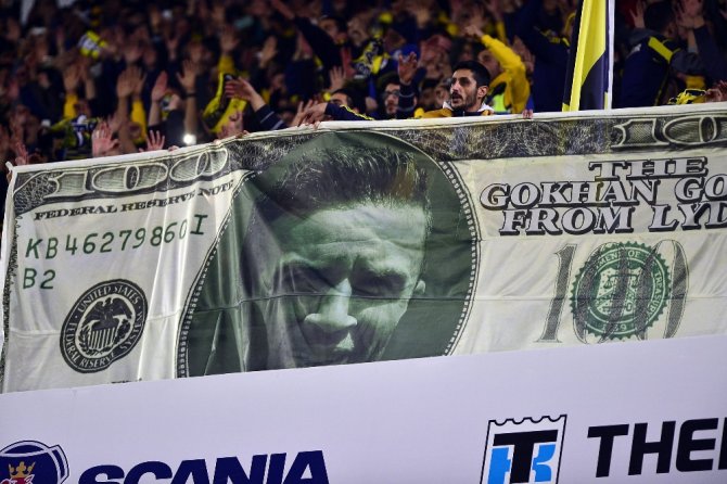 Fenerbahçe Taraftarından Gökhan Gönül’e Gönderme