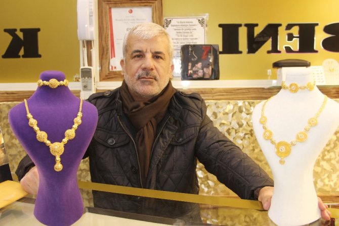 Döviz Bozduran Soluğu Kuyumcuda Aldı