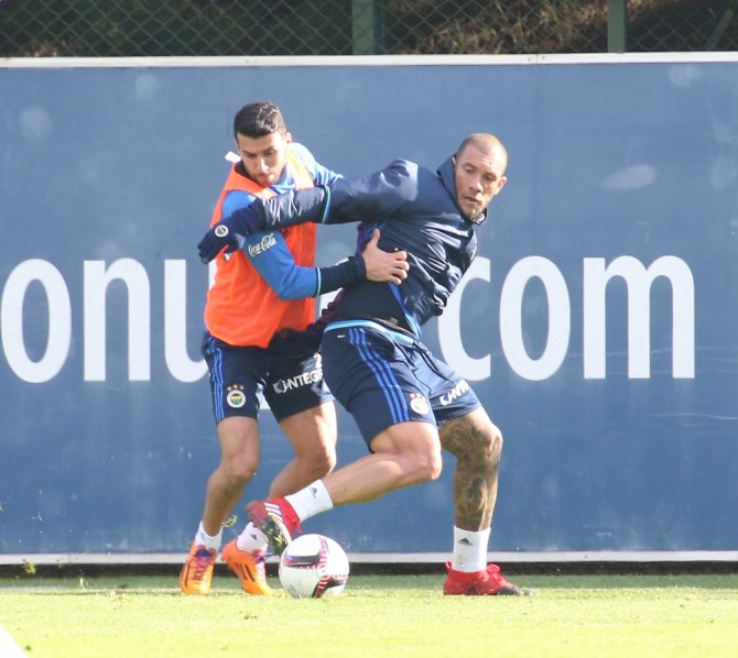 Fenerbahçe’de Feyenoord Mesaisi Başladı