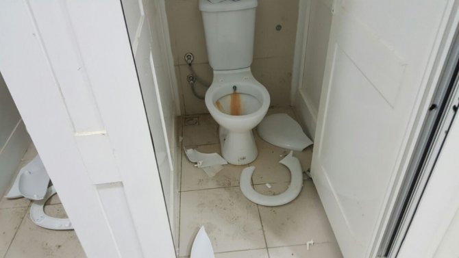 Taraftarlar Stadı Savaş Alanına Çevirdi
