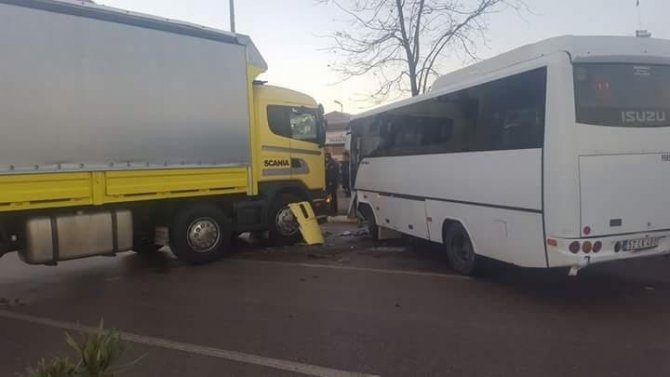 Buzlanma Zincirleme Kazaya Yol Açtı: 10 Yaralı