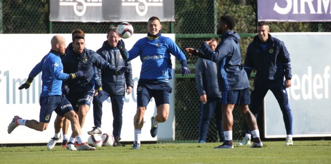 Fenerbahçe’de Feyenoord Mesaisi Sürüyor
