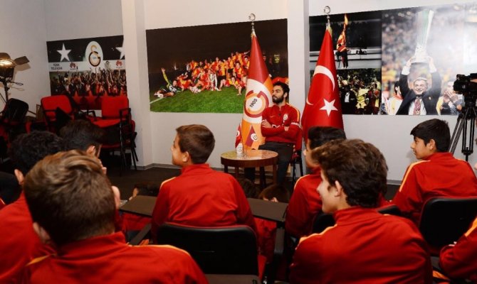 Selçuk İnan, Minik Futbolcularla Buluştu