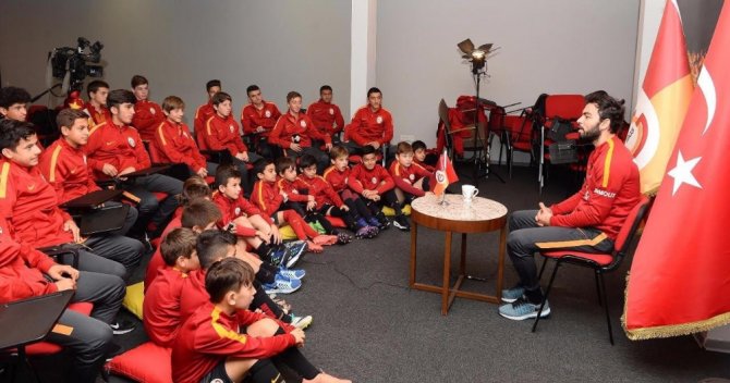 Selçuk İnan, Minik Futbolcularla Buluştu