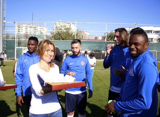 Antalyaspor’da Moraller Yerinde