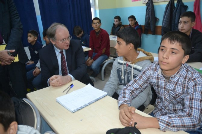 Ab Büyükelçilerinden Suriyeli Öğrencilere Ziyaret
