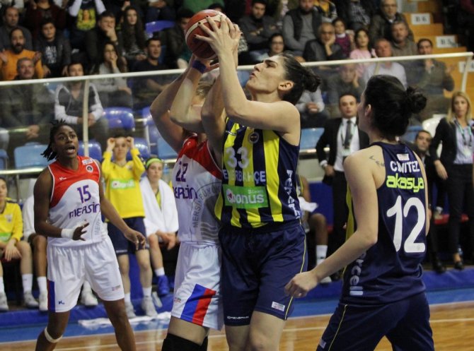 Fenerbahçe İlk Mağlubiyetini Aldı