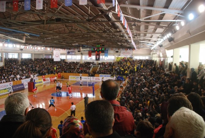Fenerbahçe Maçında Taraftarlar Arasıdna Gerginlik