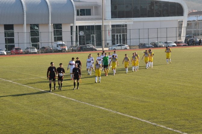 Futbolcular Hareketsiz Kaldı