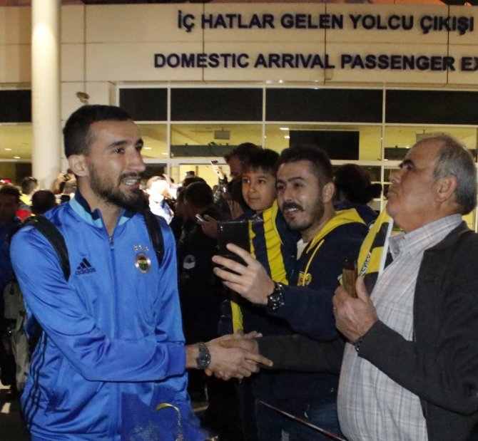 Fenerbahçe’de Van Persie Kadroya Alınmadı