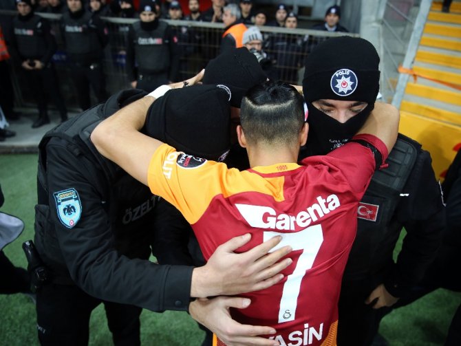 Cimbom Zirve Takibini Bırakmadı