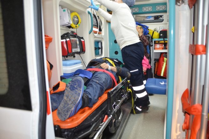 İki Minibüs Çarpıştı: 11 Yaralı
