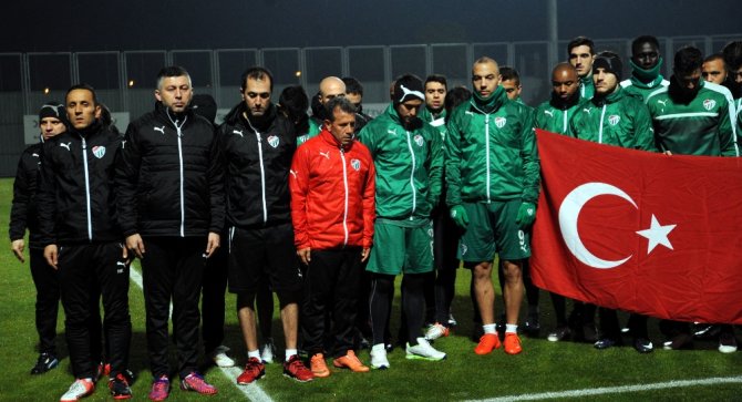 Bursaspor’dan Şehitler İçin Saygı Duruşu