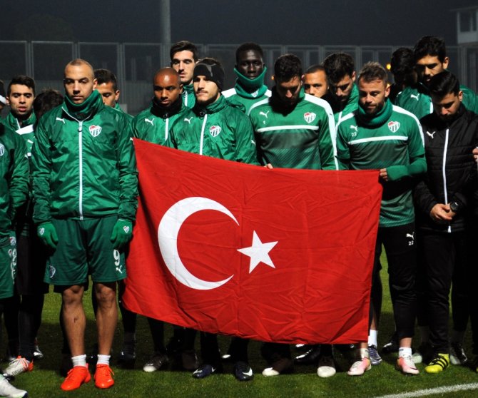 Bursaspor’dan Şehitler İçin Saygı Duruşu