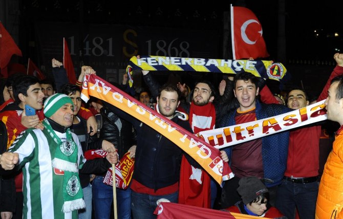 Taraftarlar Teröre Karşı Tek Yürek Oldu