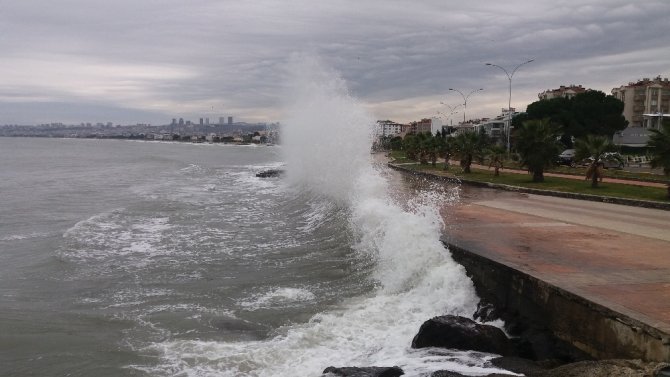 Karadeniz’de Dev Dalgalar