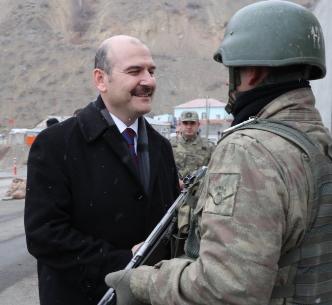 Bakan Soylu’dan Asker Ve Polislere Ziyaret