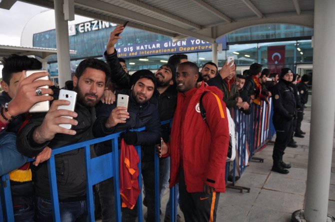 Aslan’a Coşkulu Karşılama