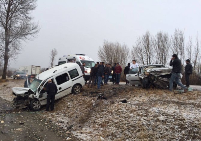 Tokat’ta Feci Kaza: 2 Ölü, 3 Yaralı