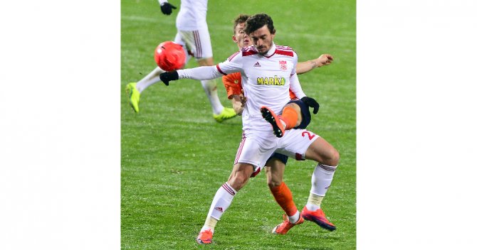 Başakşehir Evinde Kazandı