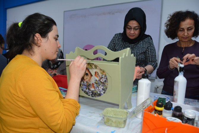 Evdeki Stresi Fırçalarla Atıyorlar