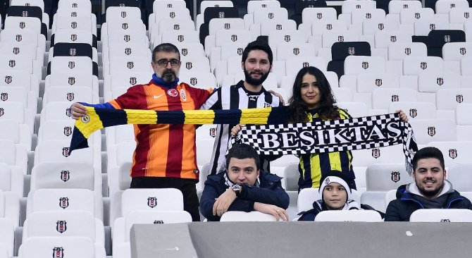 İlk 15 Dakika Sessiz Geçti