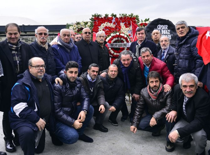 Tsyd, Şehitler Tepesi’ne Çelenk Bıraktı