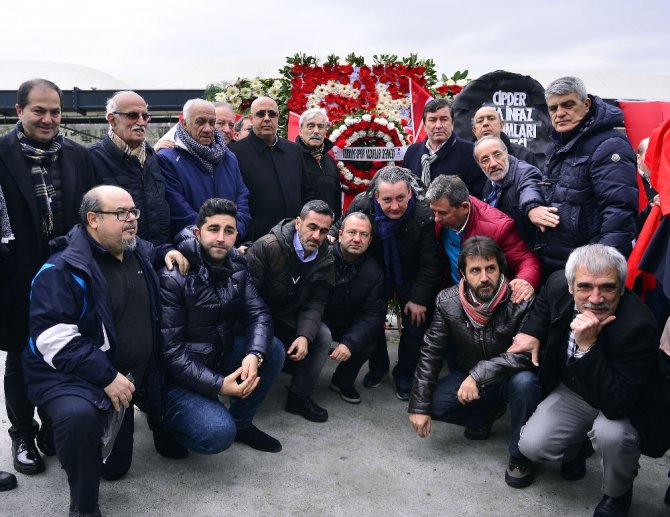 Tsyd, Şehitler Tepesi’ne Çelenk Bıraktı