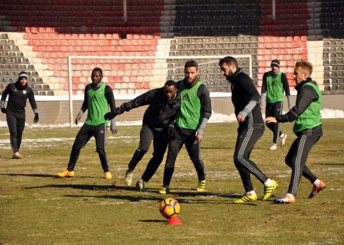 İbrahim Üzülmez İlk Antrenmanına Çıktı