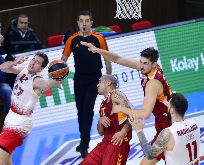 Galatasaray İtalyan Temsilcisini Devirdi
