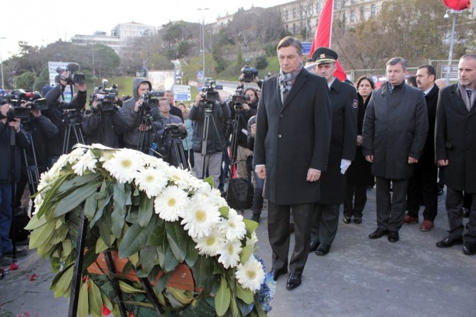 Slovenya Cumhurbaşkanı Pahor’dan Şehitler Tepesi’ne Ziyaret