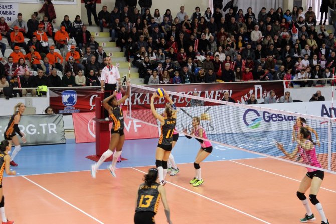 Galatasaray Çanakkale’den Galibiyetle Döndü